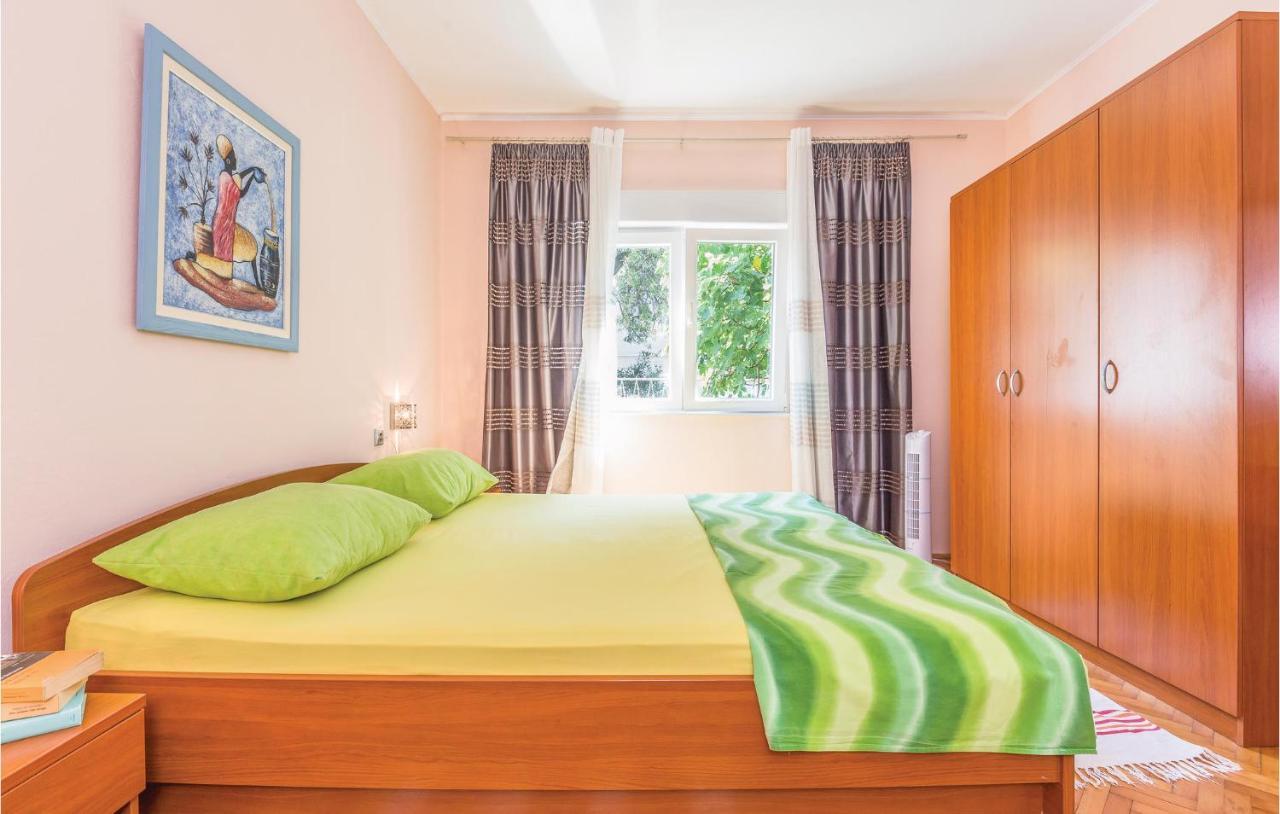 Lovely Apartment In Makarska With Wifi Екстер'єр фото