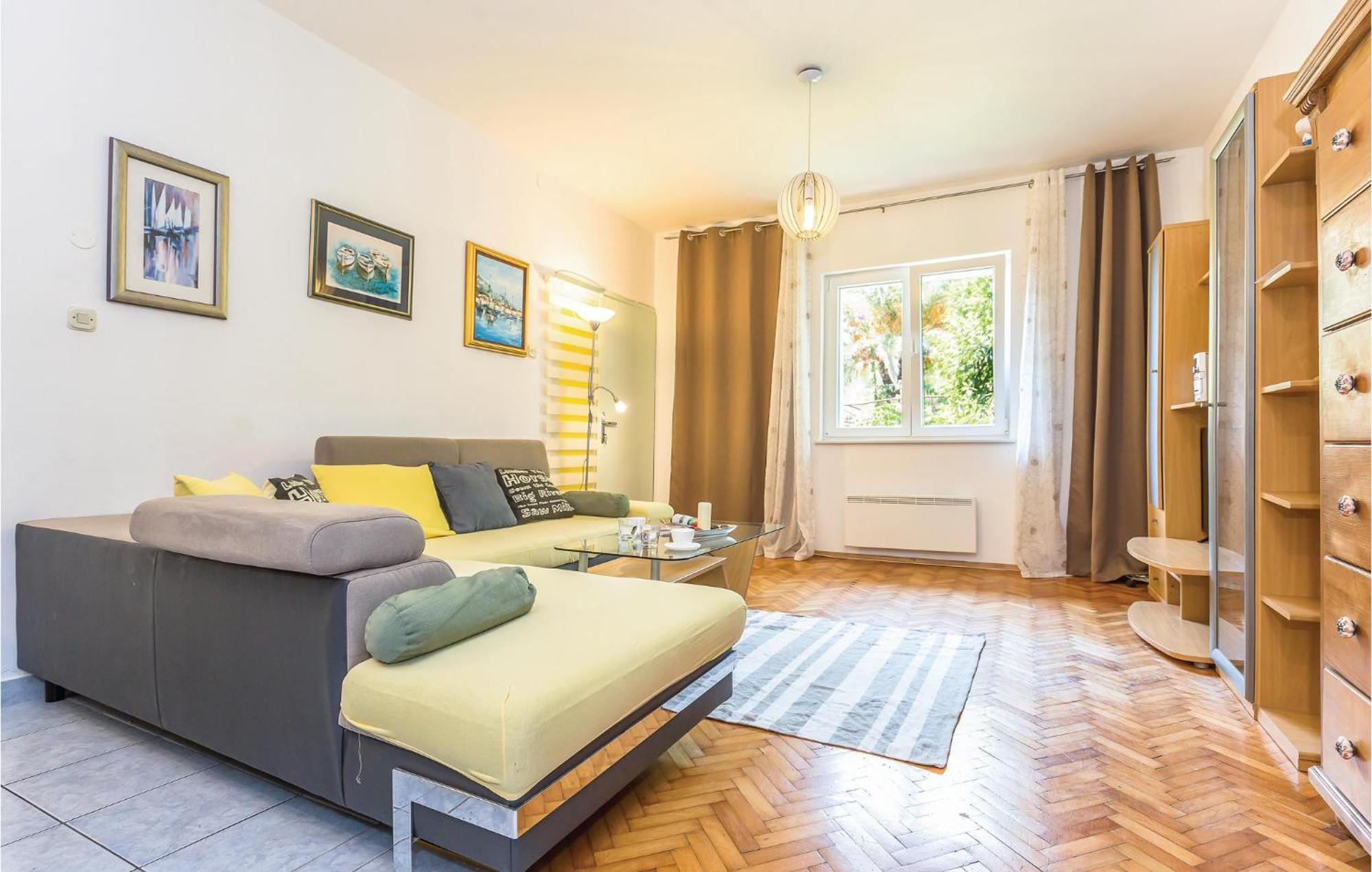 Lovely Apartment In Makarska With Wifi Екстер'єр фото