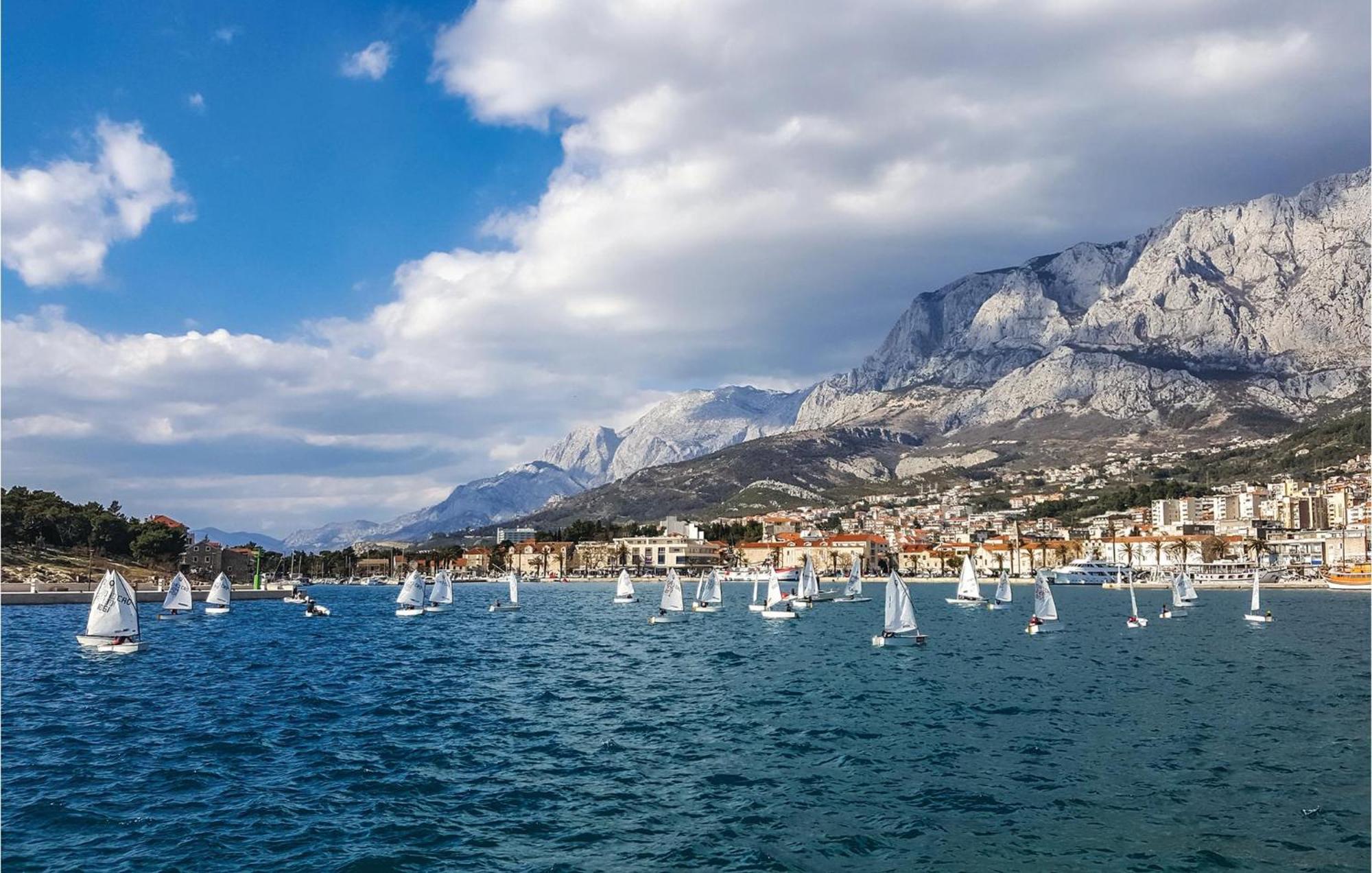 Lovely Apartment In Makarska With Wifi Екстер'єр фото